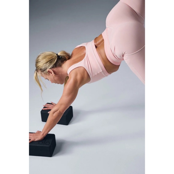 Alo Yoga Airbrush Heart Throb Bra Ballet Pink S - Picture 5 of 11